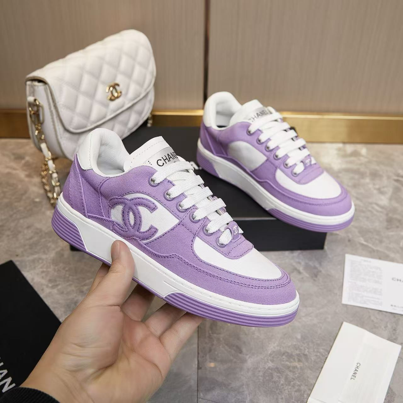 ua Ch*el coco sneaker canvas