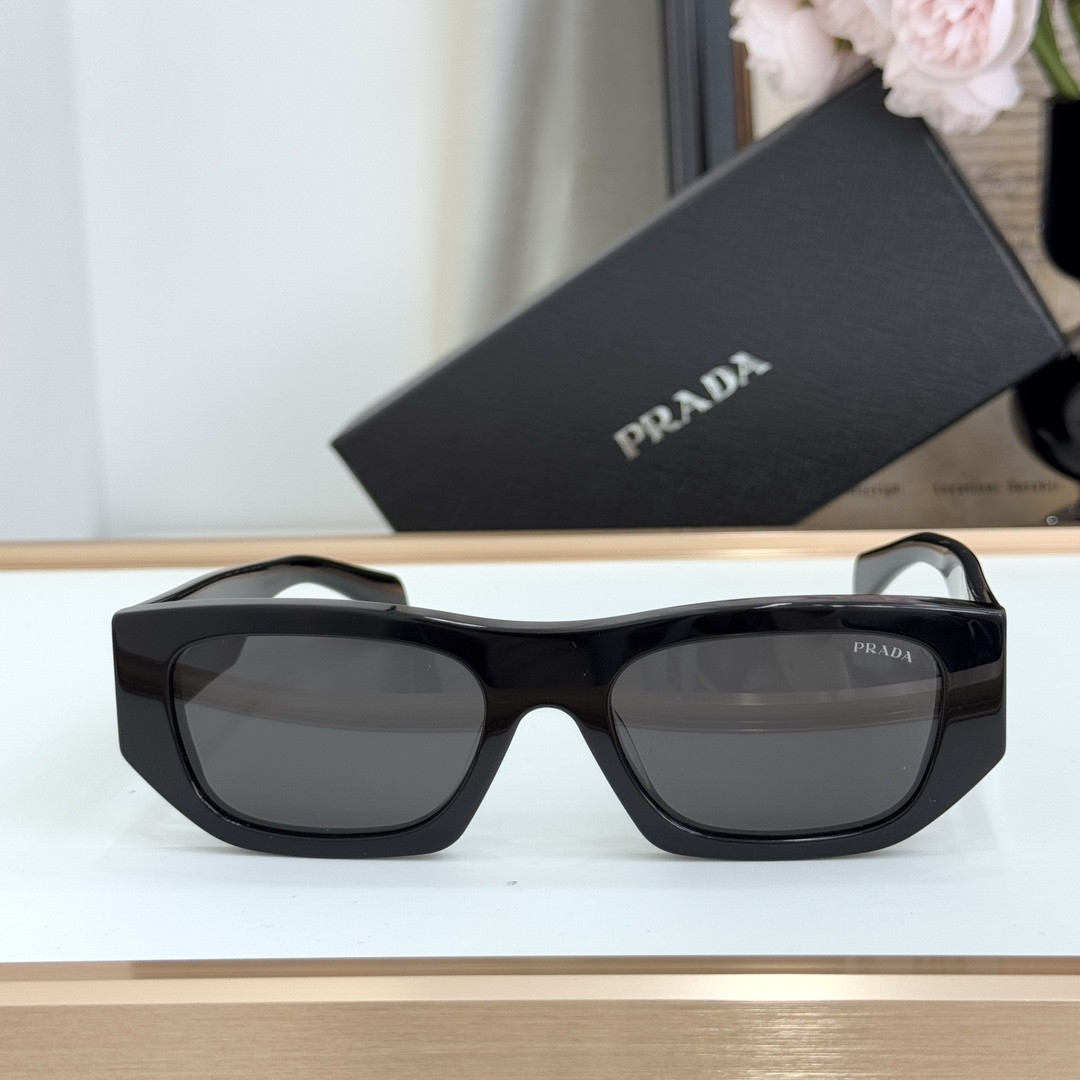 Pra*a glasses