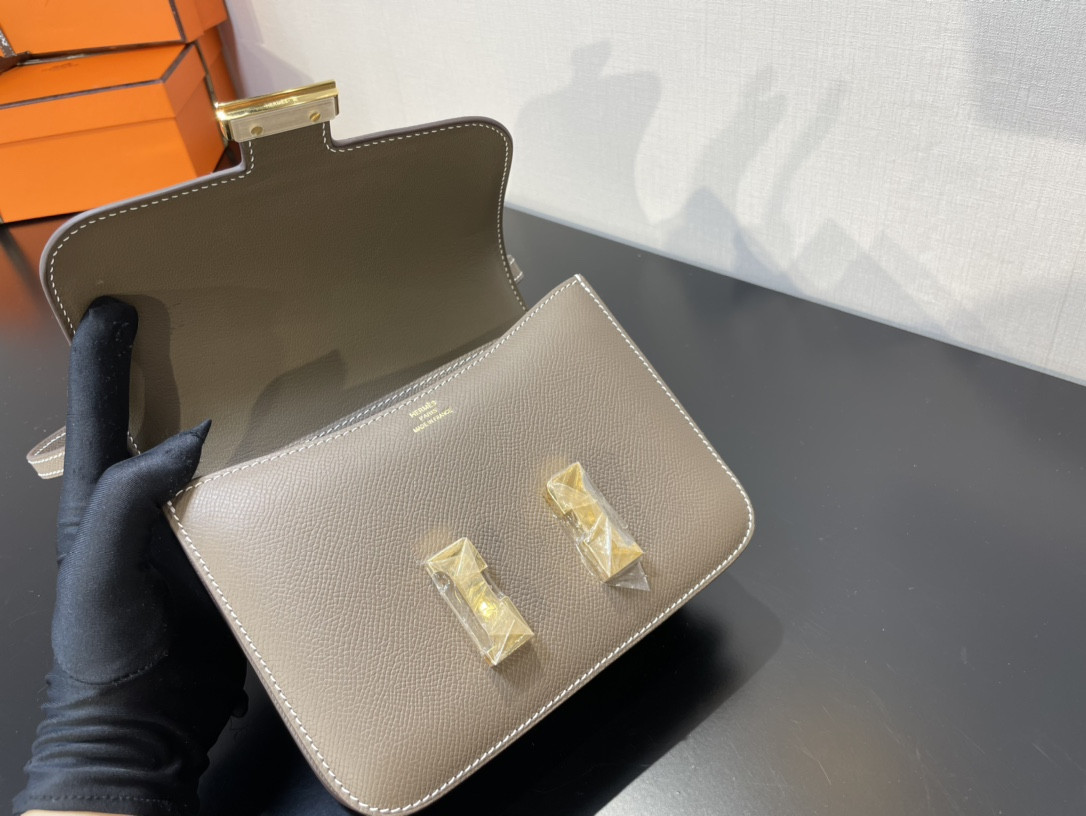H**mes constance 24 epsom leather gold hardware 9.4"x5.9"x3"