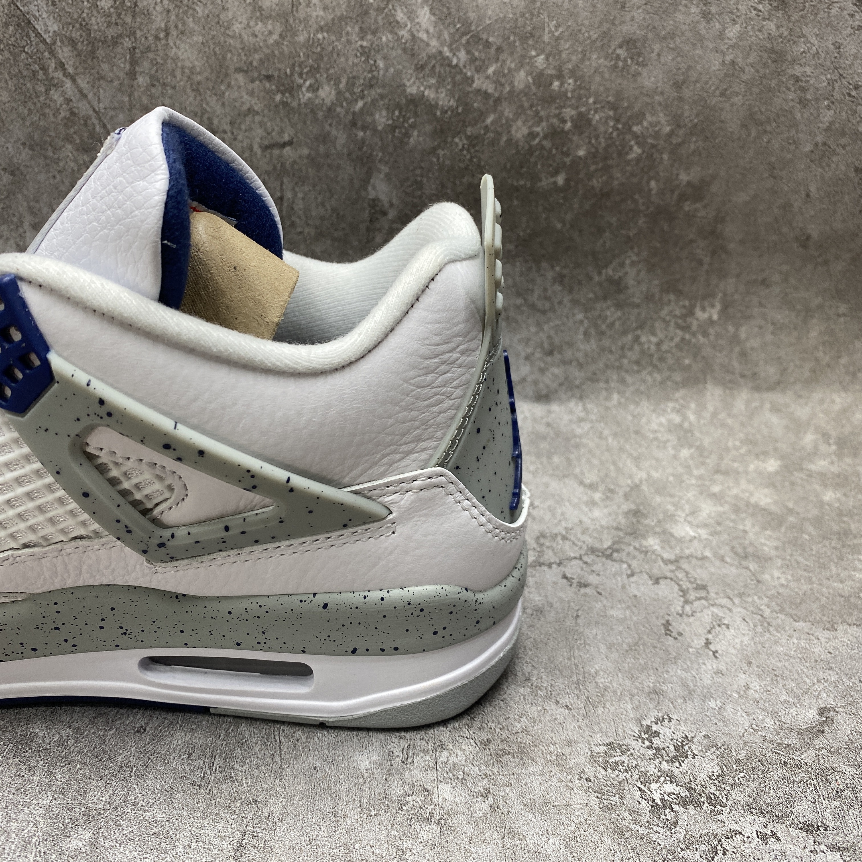 Air Jordan 4 Retro