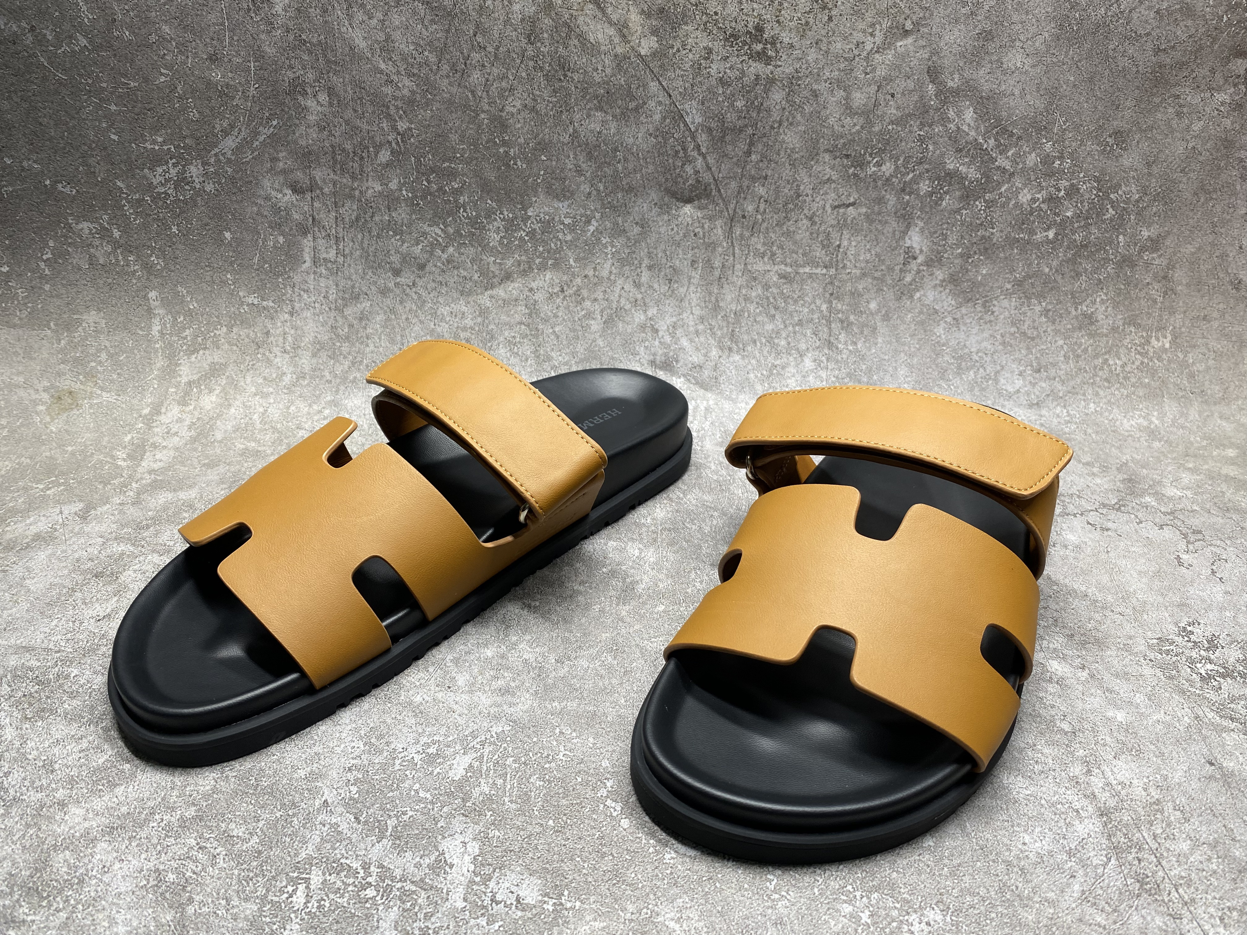 UA Hermès Chypre Sandal