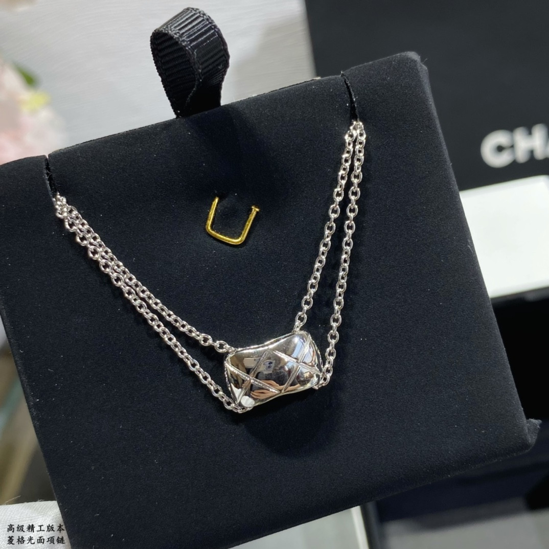ch*el carved Di*m*nd polished necklace