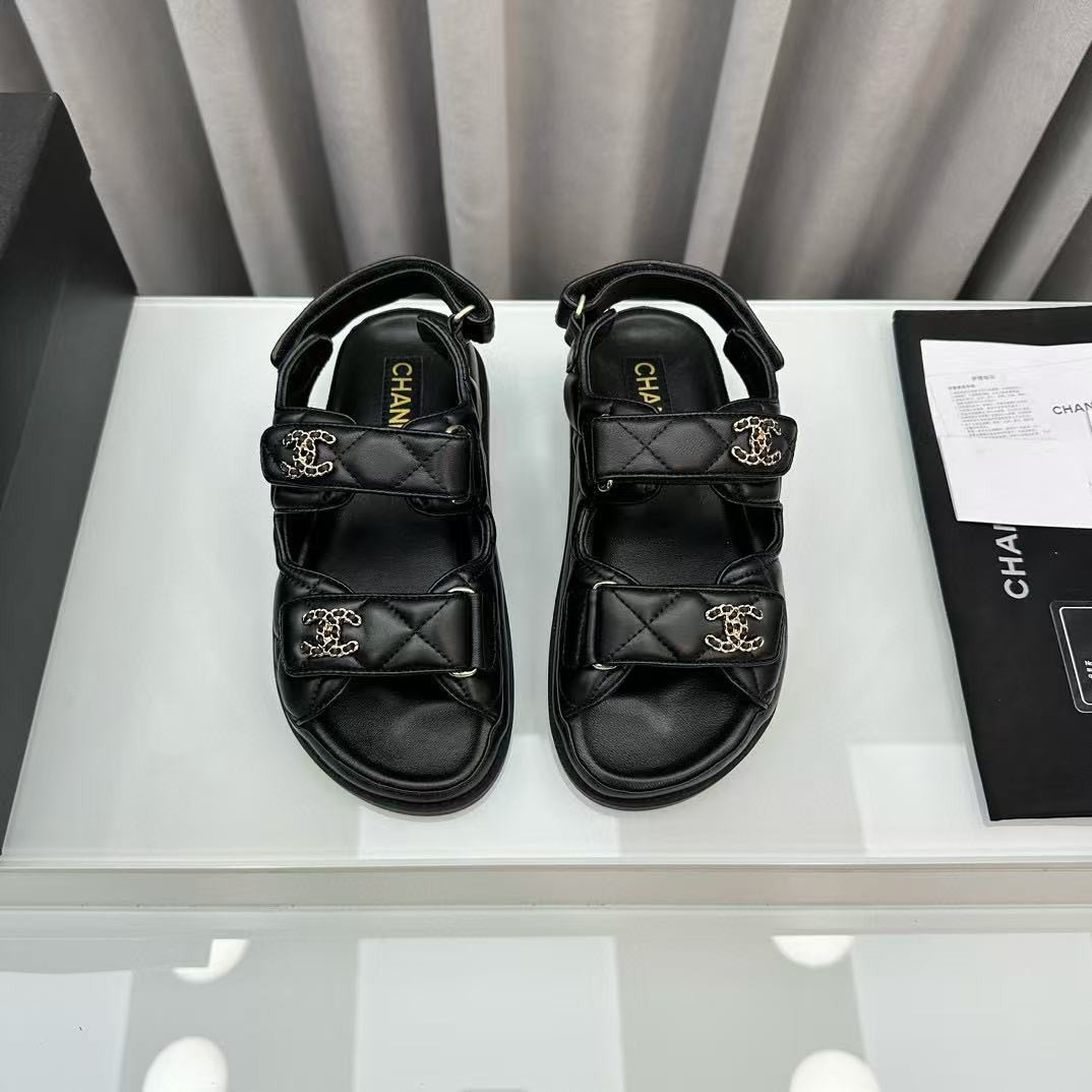 ua Ch*el sandals