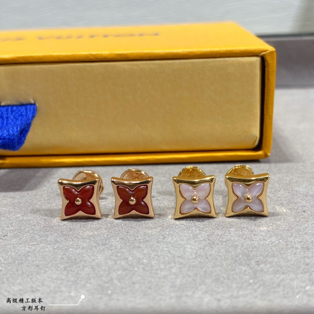 l0*is V*t0n earrings