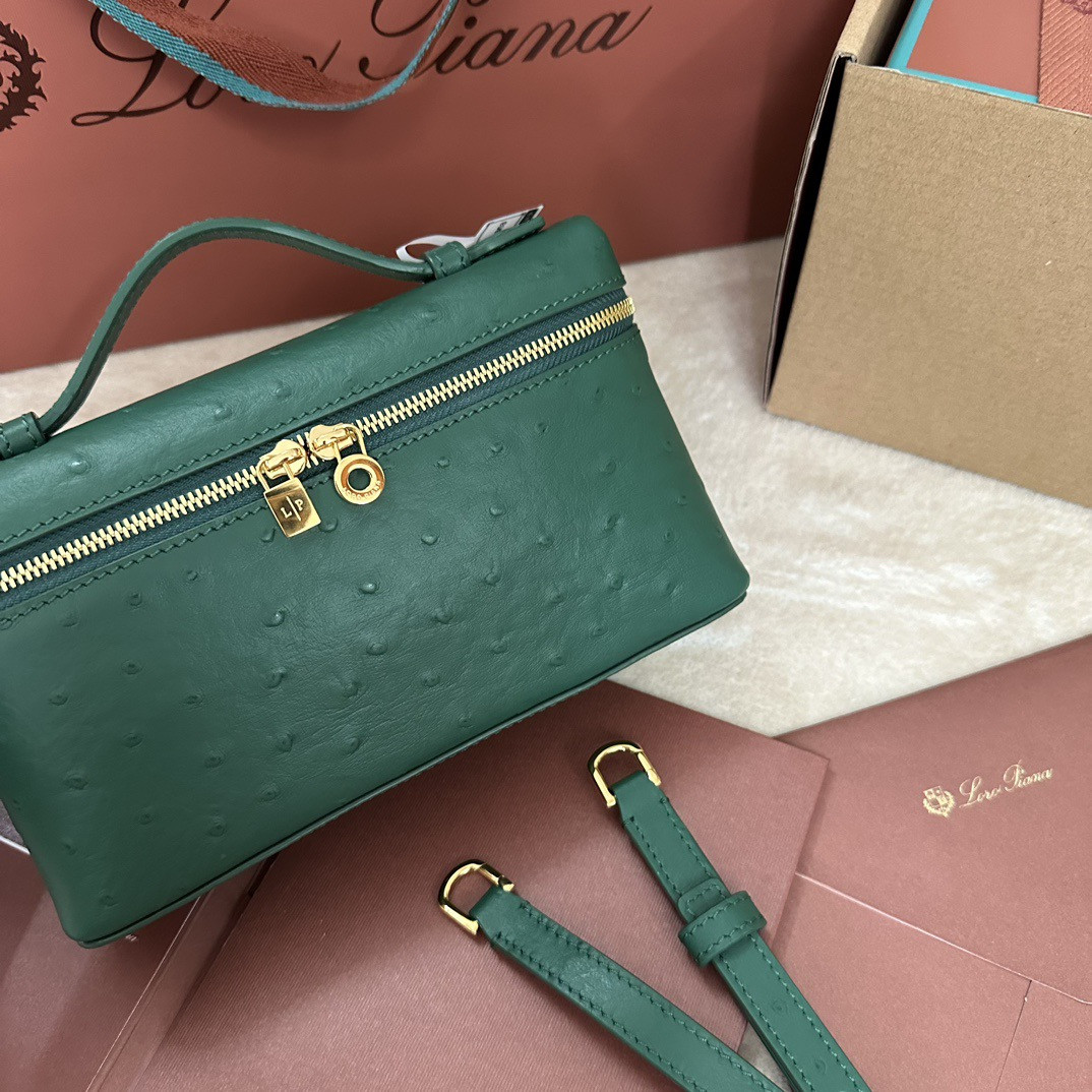 L**o p*ana extra pocket l19 ostrich-grained leather 11x19x6.5cm