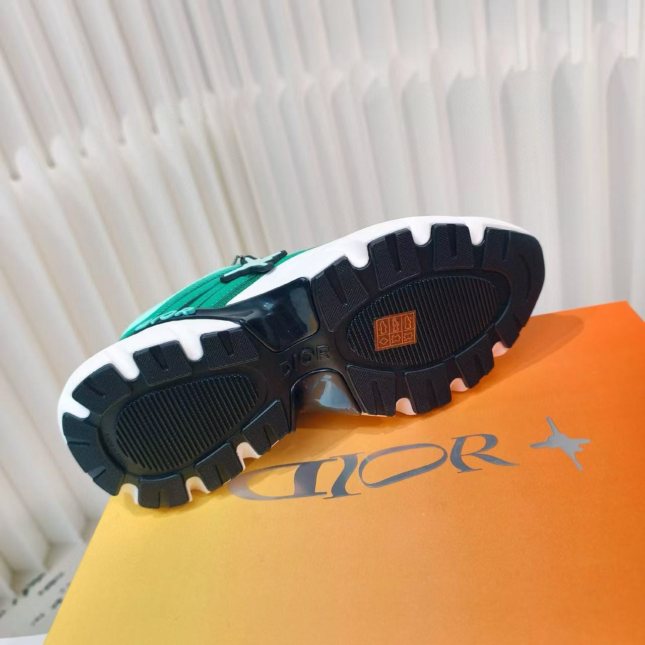 ua D*or sneaker
