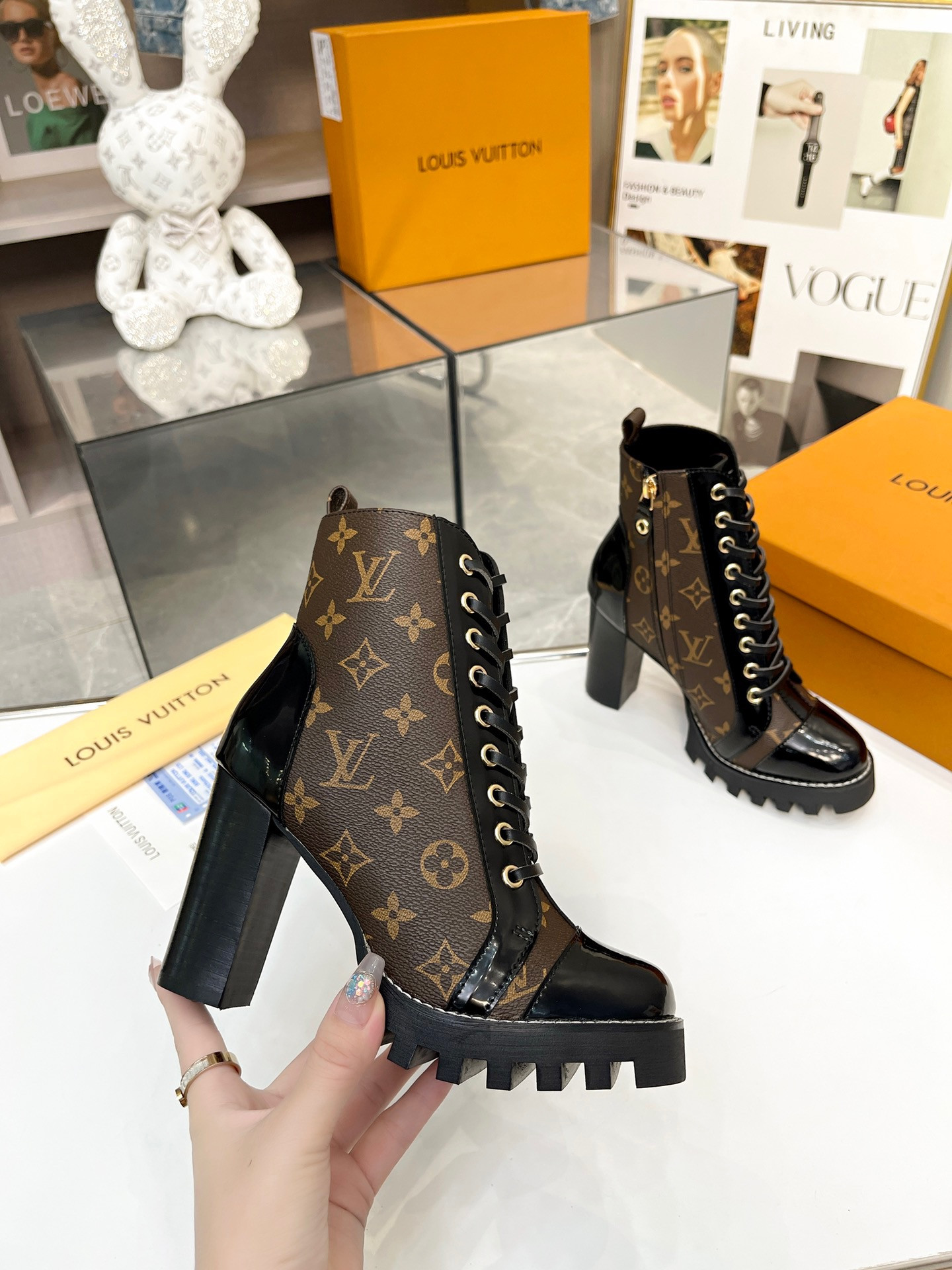 UA LV 21SS Boots