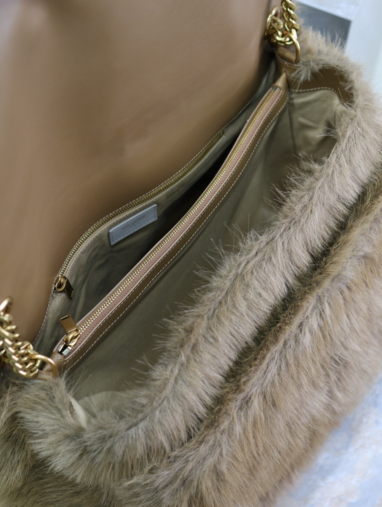 Y*L niki large in shearling 47 x 34 x 16 cm