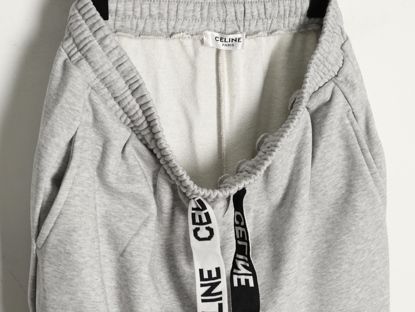 Ce**e pants suit