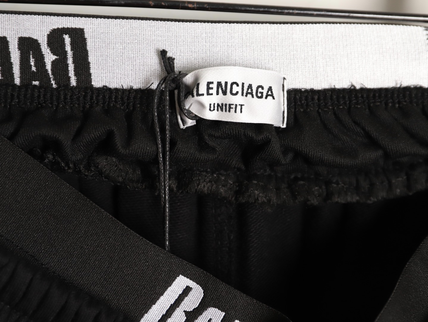 Ba*len*cia*ga pants