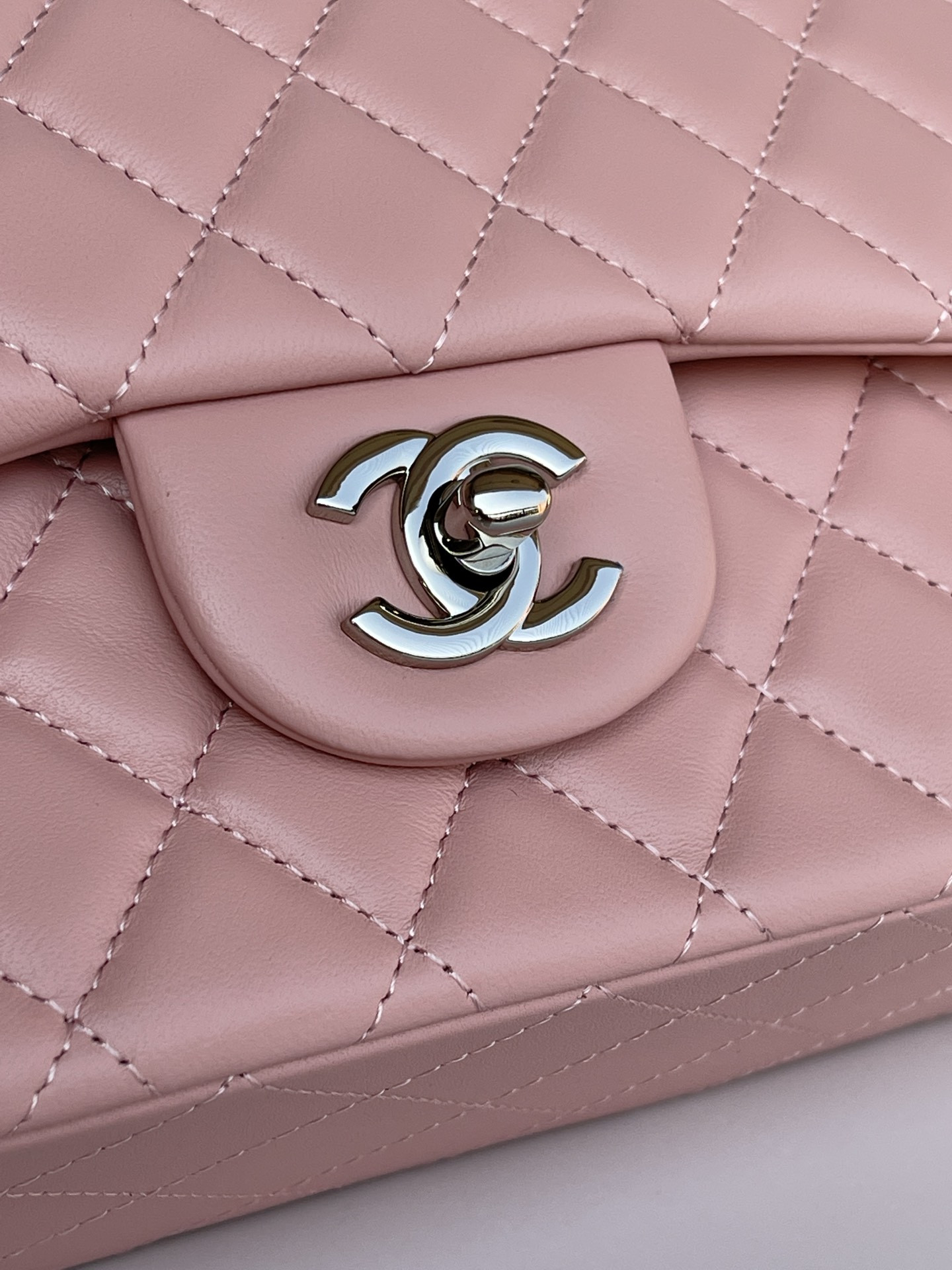 Ch*el classic flap 25cm cf pink silver 6 × 9.9 × 2.5 in