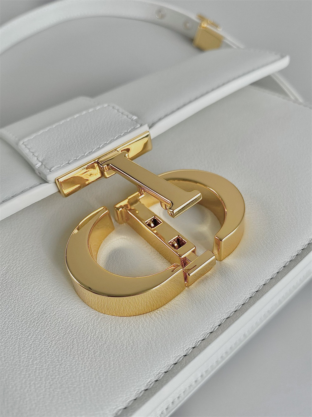 D*or 30 montaigne east-west bag with chain latte calfskin 21 x 12 x 6 cm / 8.5 x 4.5 x 2.5 inches