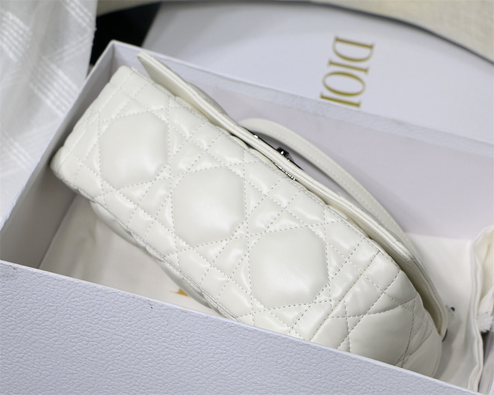 medium d*or caro bag ivory S*pple cannage calfskin 25.5 x 15.5 x 8 cm