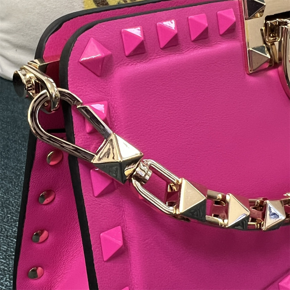 VALENTINO GARAVANI ROCKSTUD23 SMALL SMOOTH CALFSKIN SHOULDER BAG ROSERED