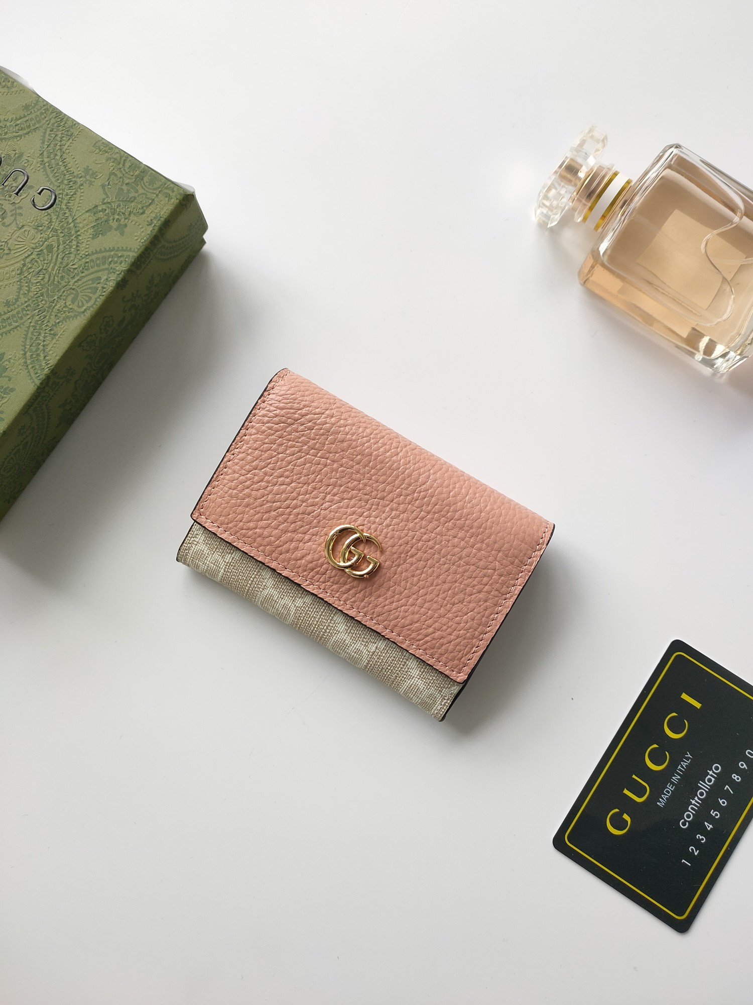 G*u*i gg card case wallet