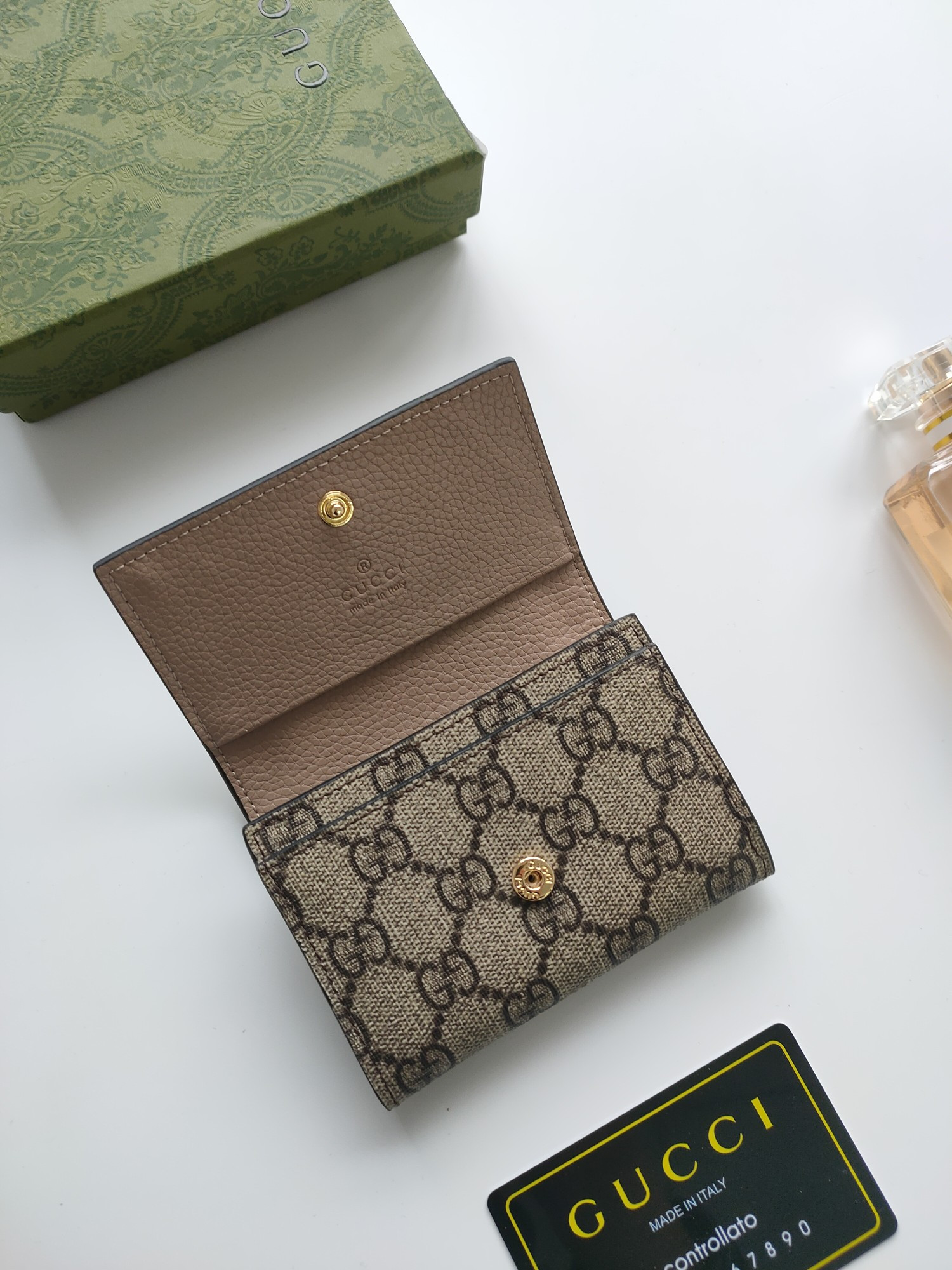 G*u*i gg card case wallet