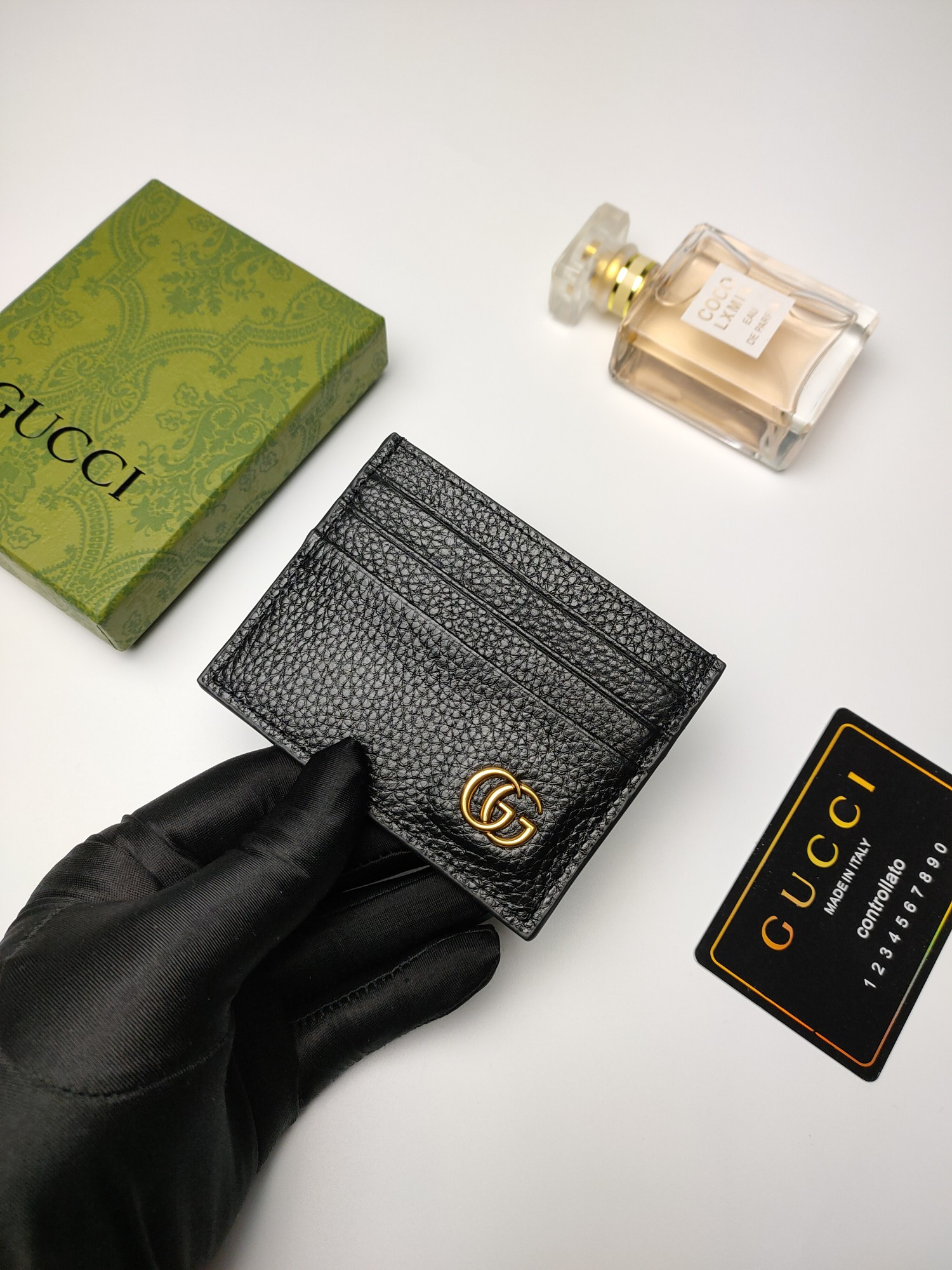 G*u*i gg card case wallet