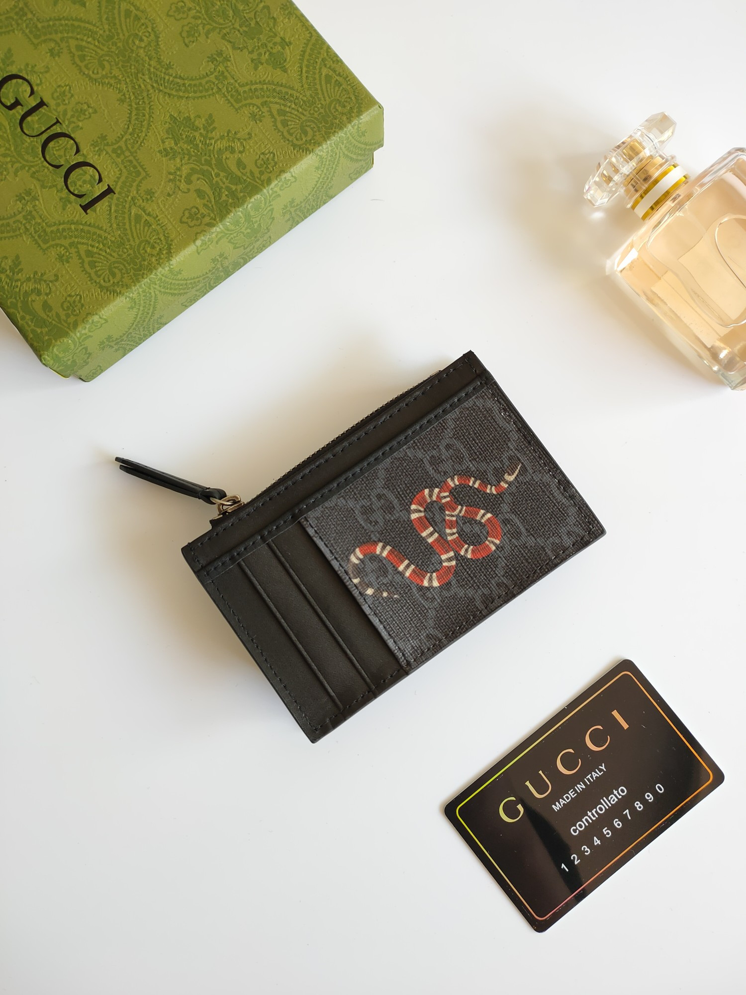 G*u*i gg card case wallet