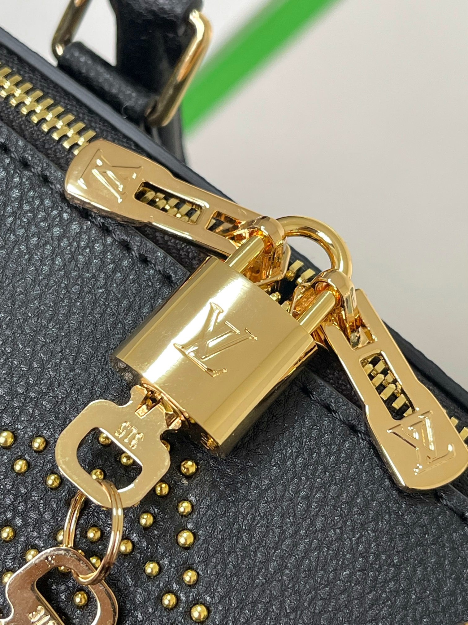 LV M46736 Speedy Bandoulière 25 9.8 x 7.5 x 5.9 inches