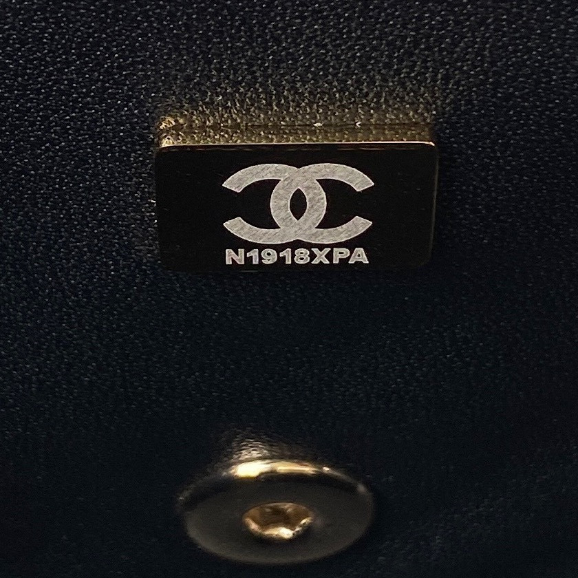 Ch*el mini classic handbag with top handle 12 × 20 × 6 cm