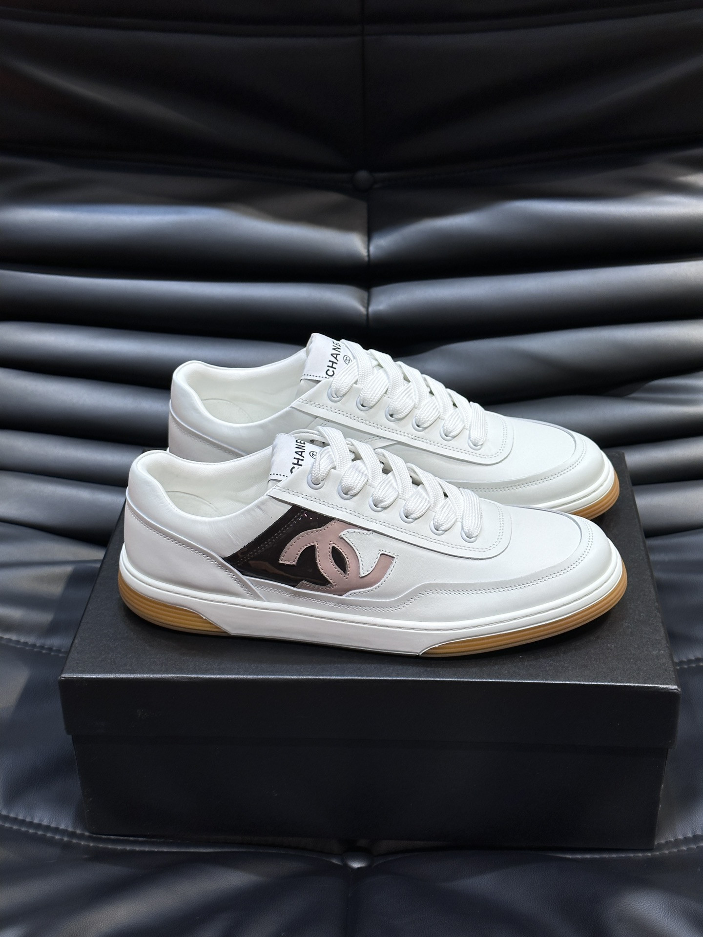 ua Ch*el sneaker calfskin