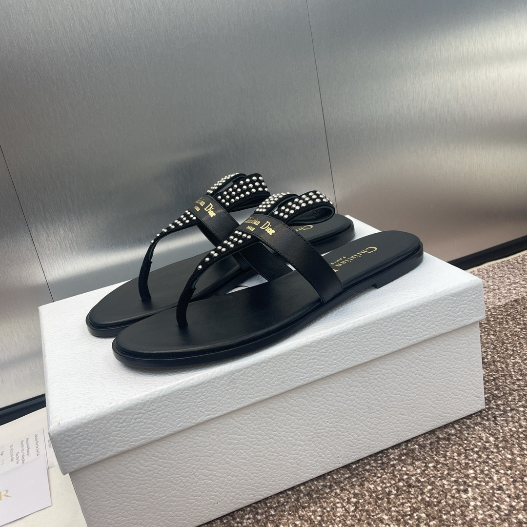 ua D*or slide 24ss