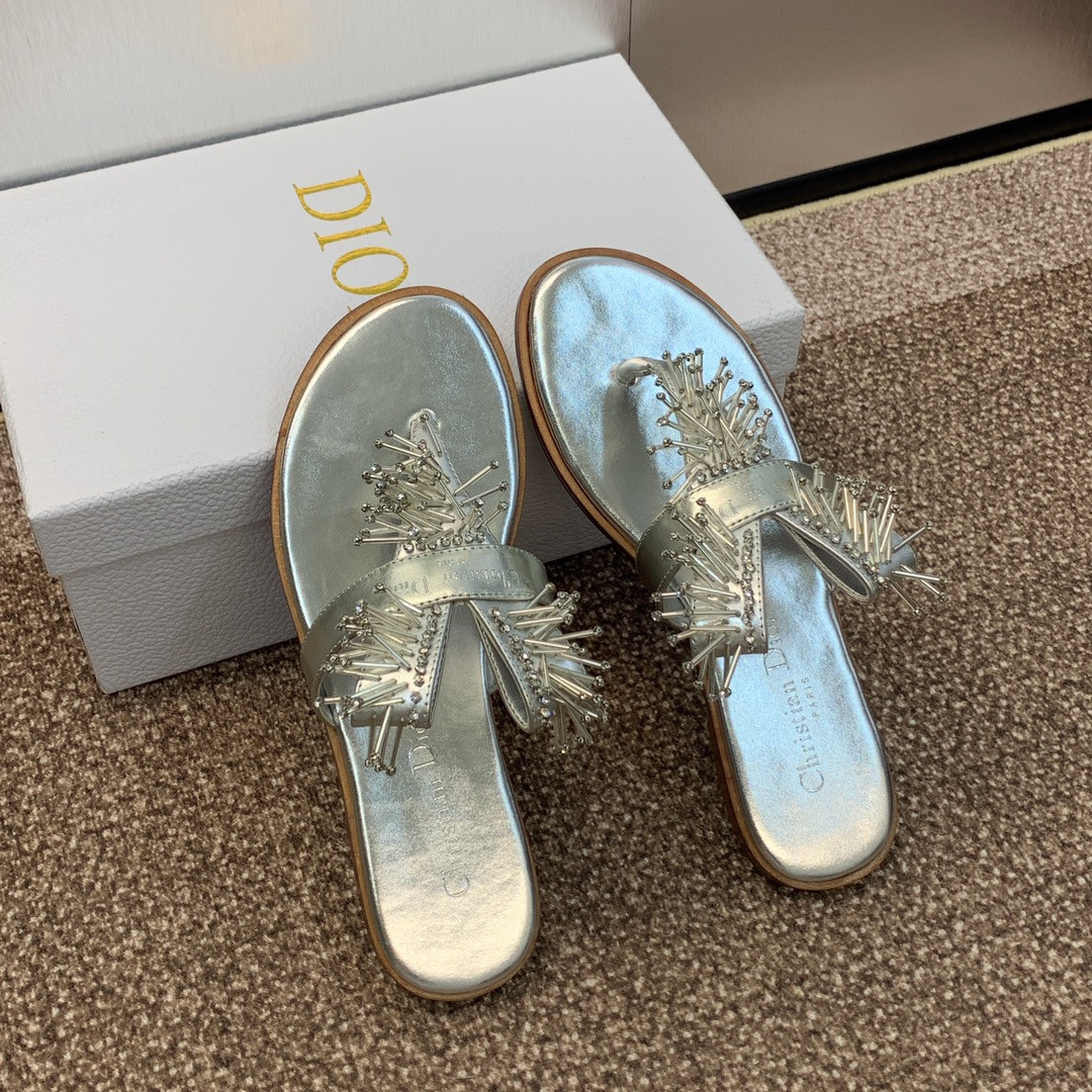 ua D*or slide 24ss