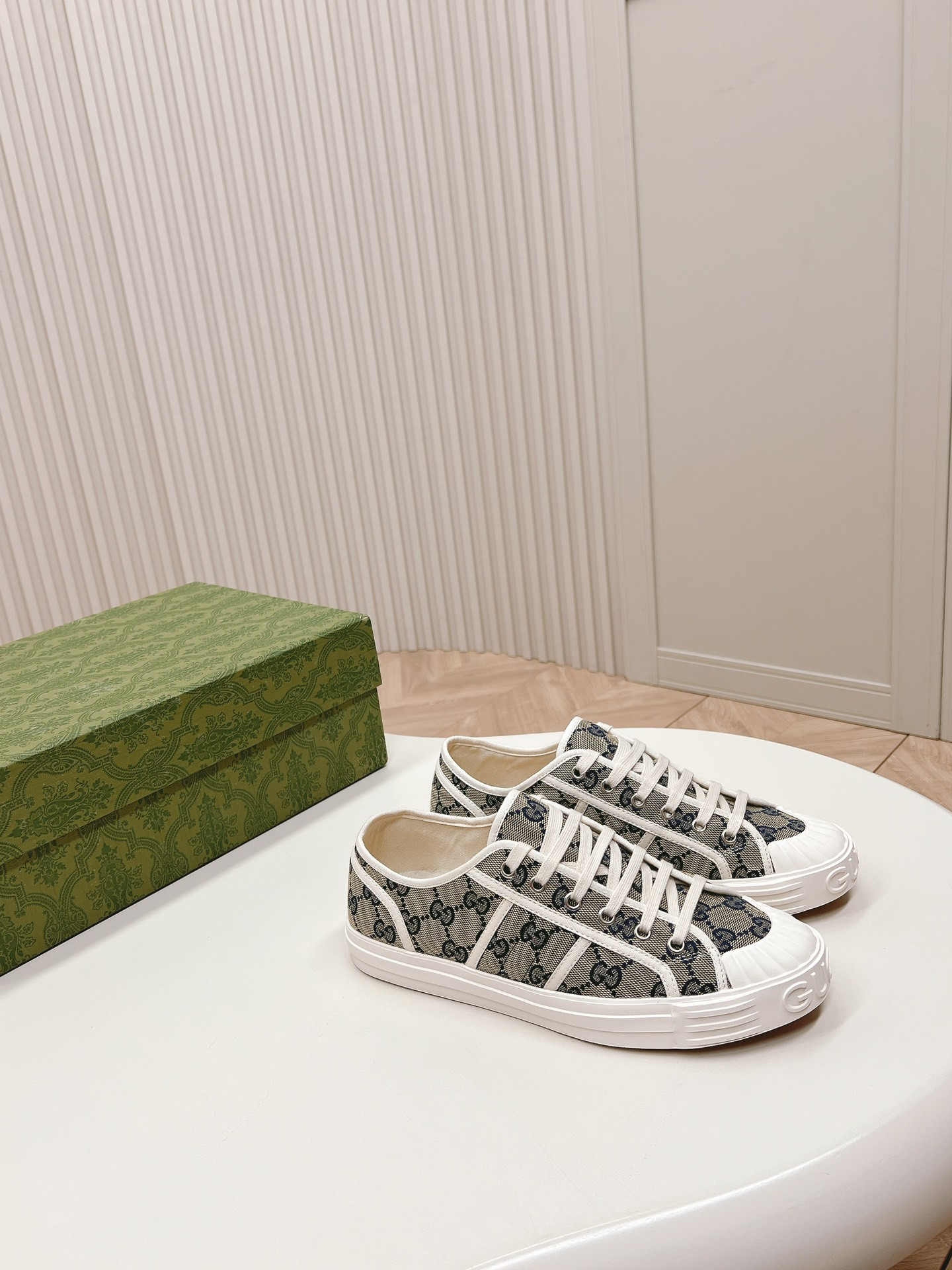 ua G*u*i gg sneaker