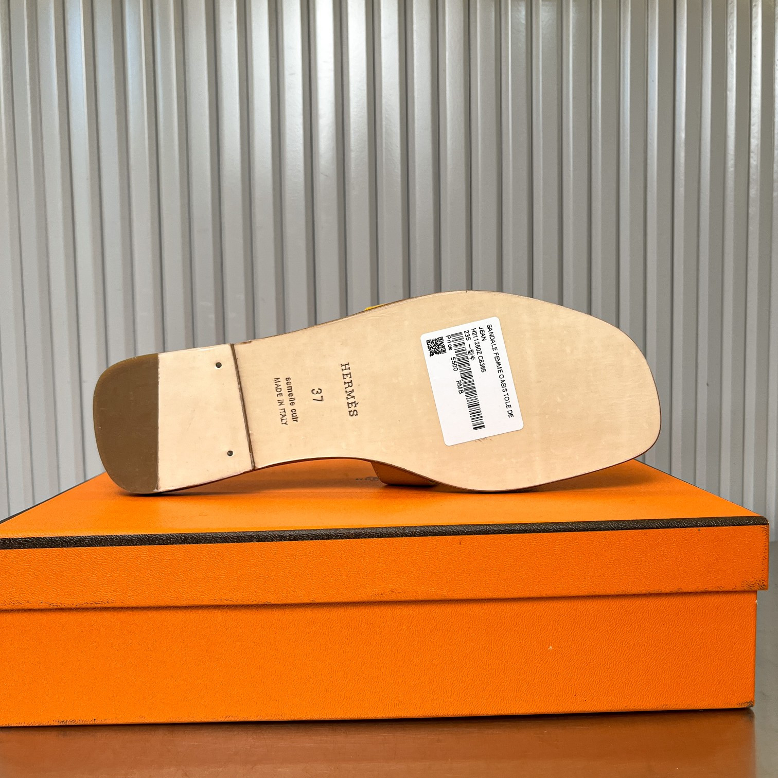 UA Hermès Oran sandal