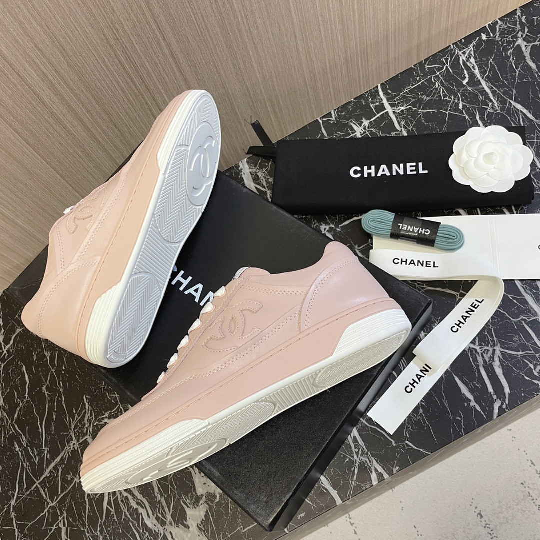 ua Ch*el sneakers calfskin