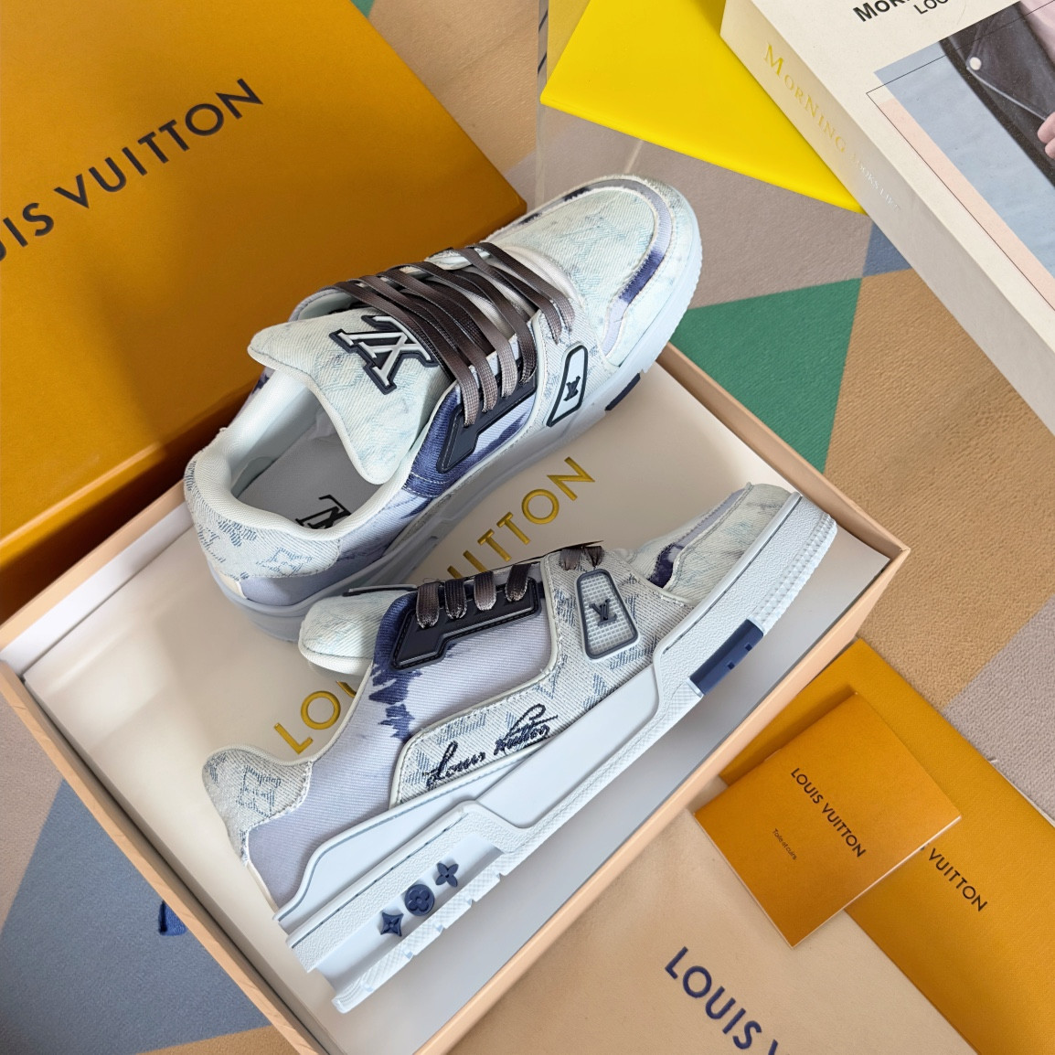 UA LV Trainer Sneaker