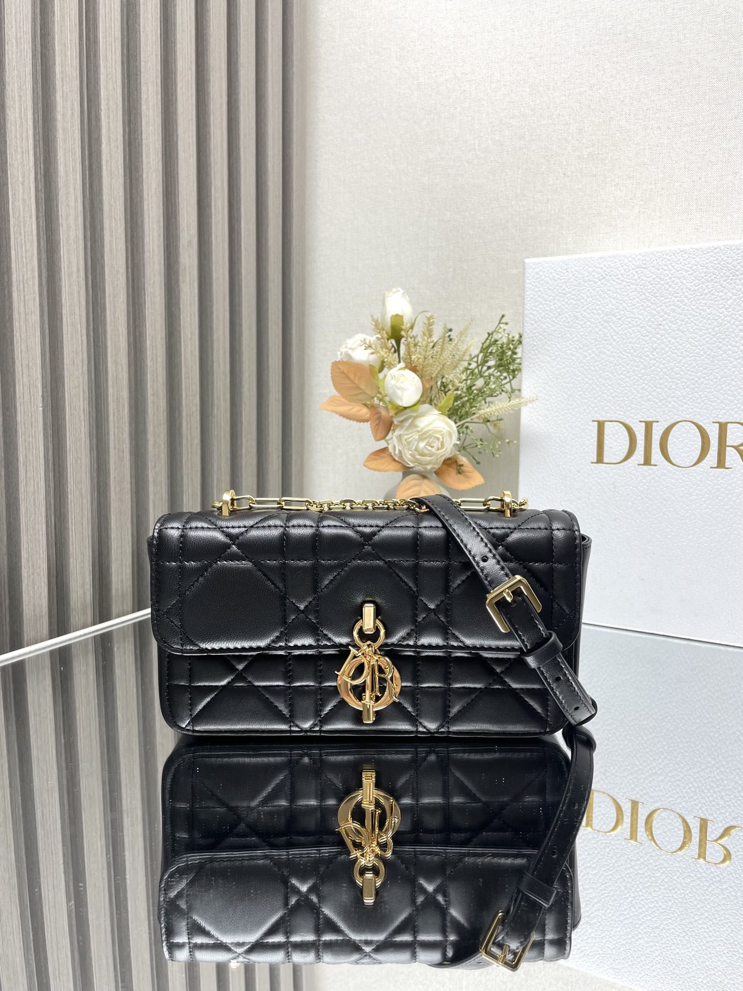 D*or miss daisy mini bag 22 x 12.5 x 4 cm