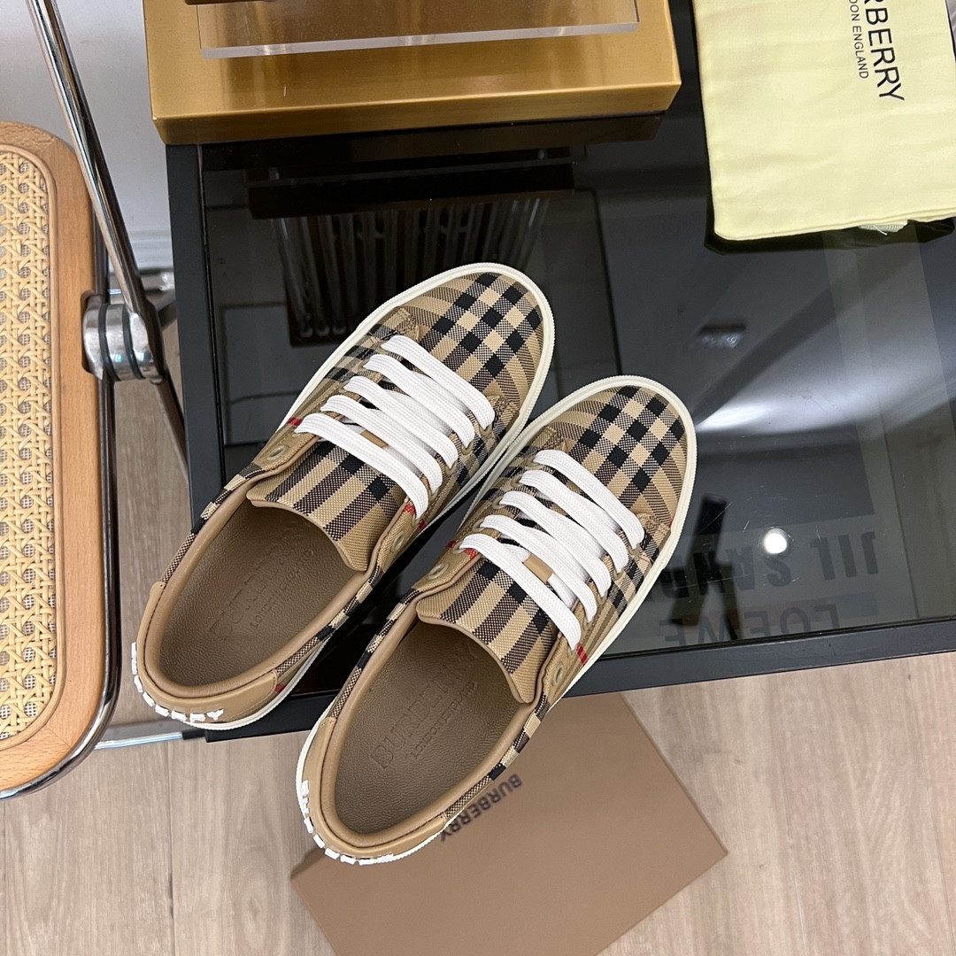 ua B**rry check  sneakers