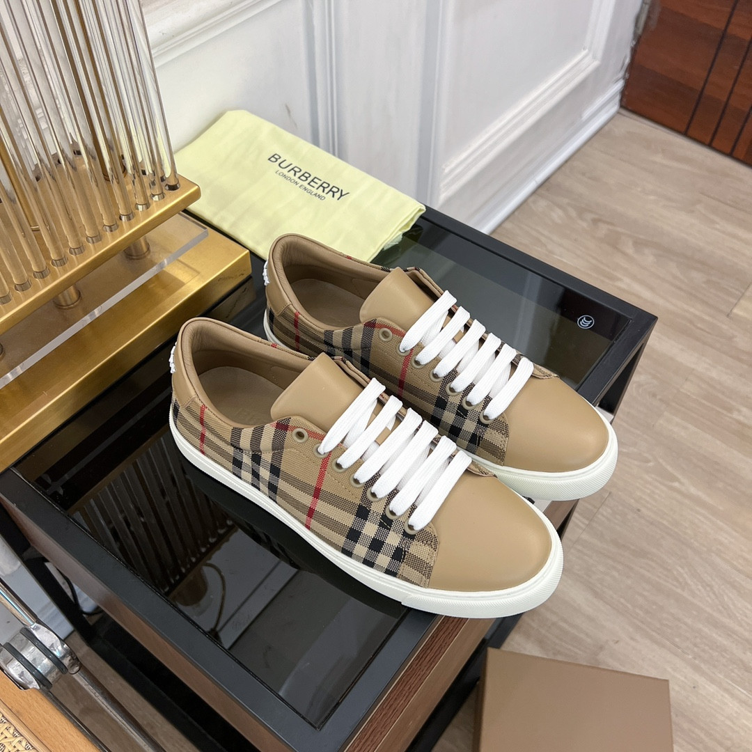 ua B**rry check sneakers