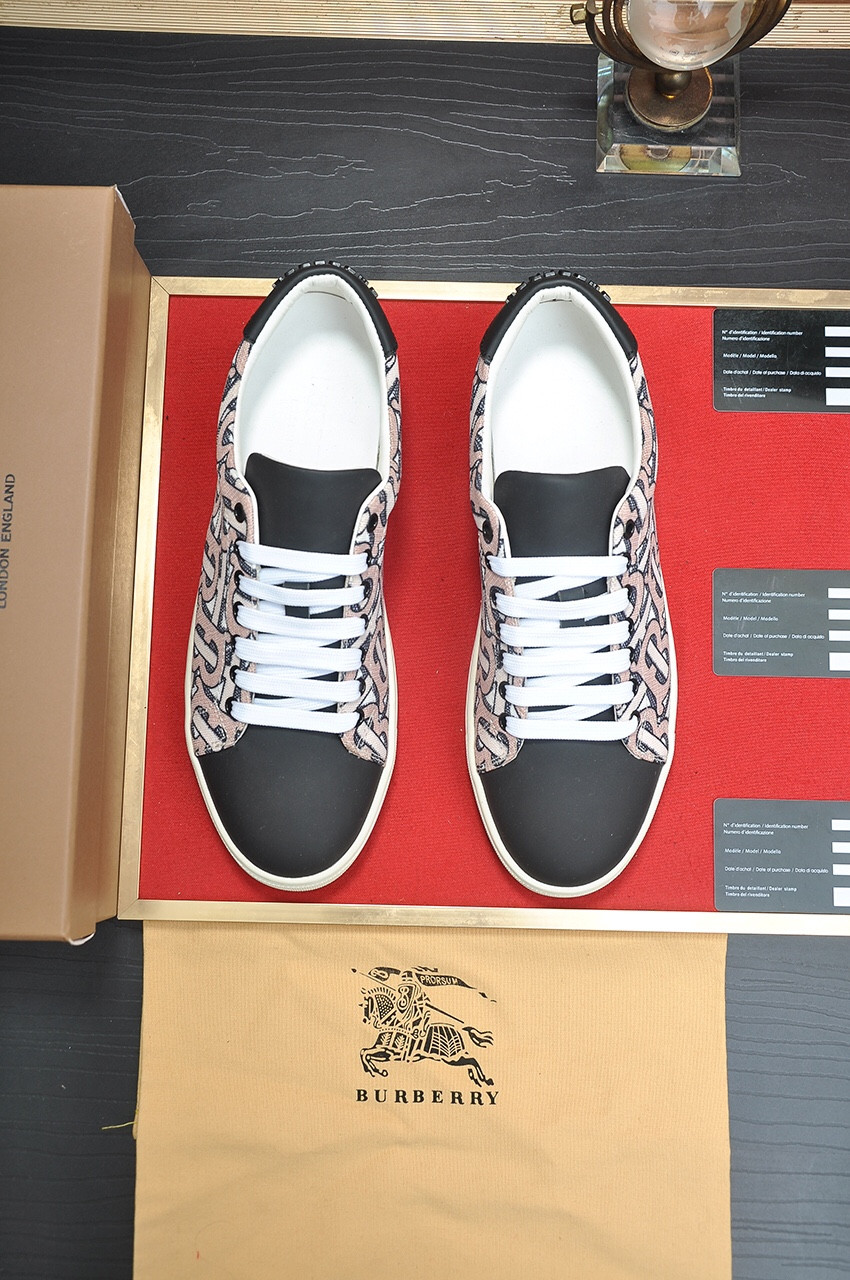 ua B**rry sneakers