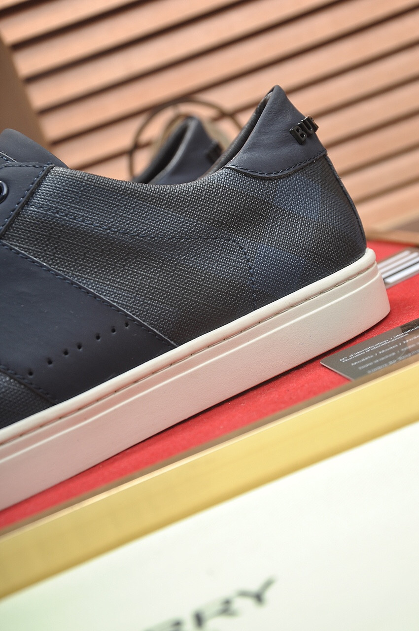 ua B**rry sneakers
