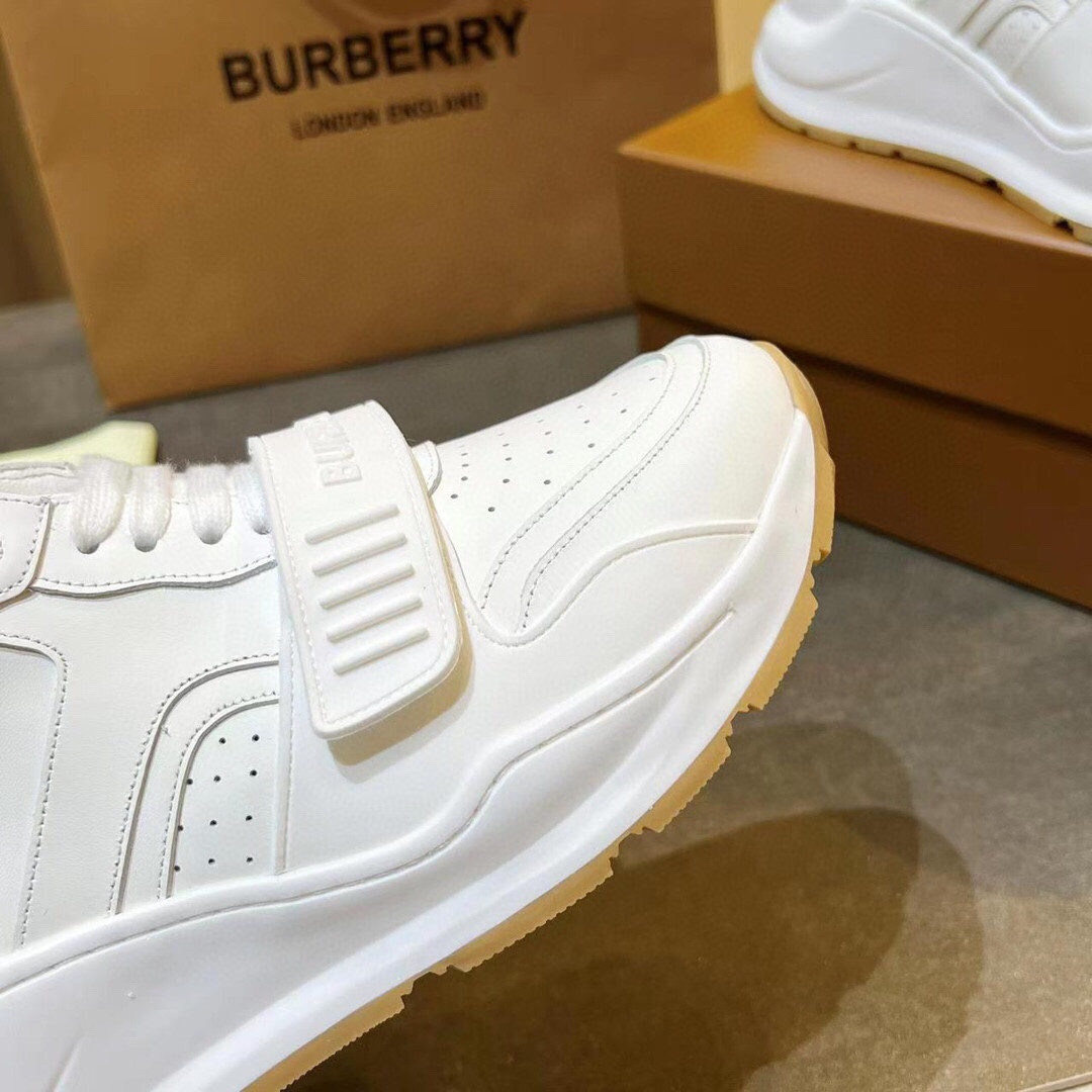 ua B**rry sneakers