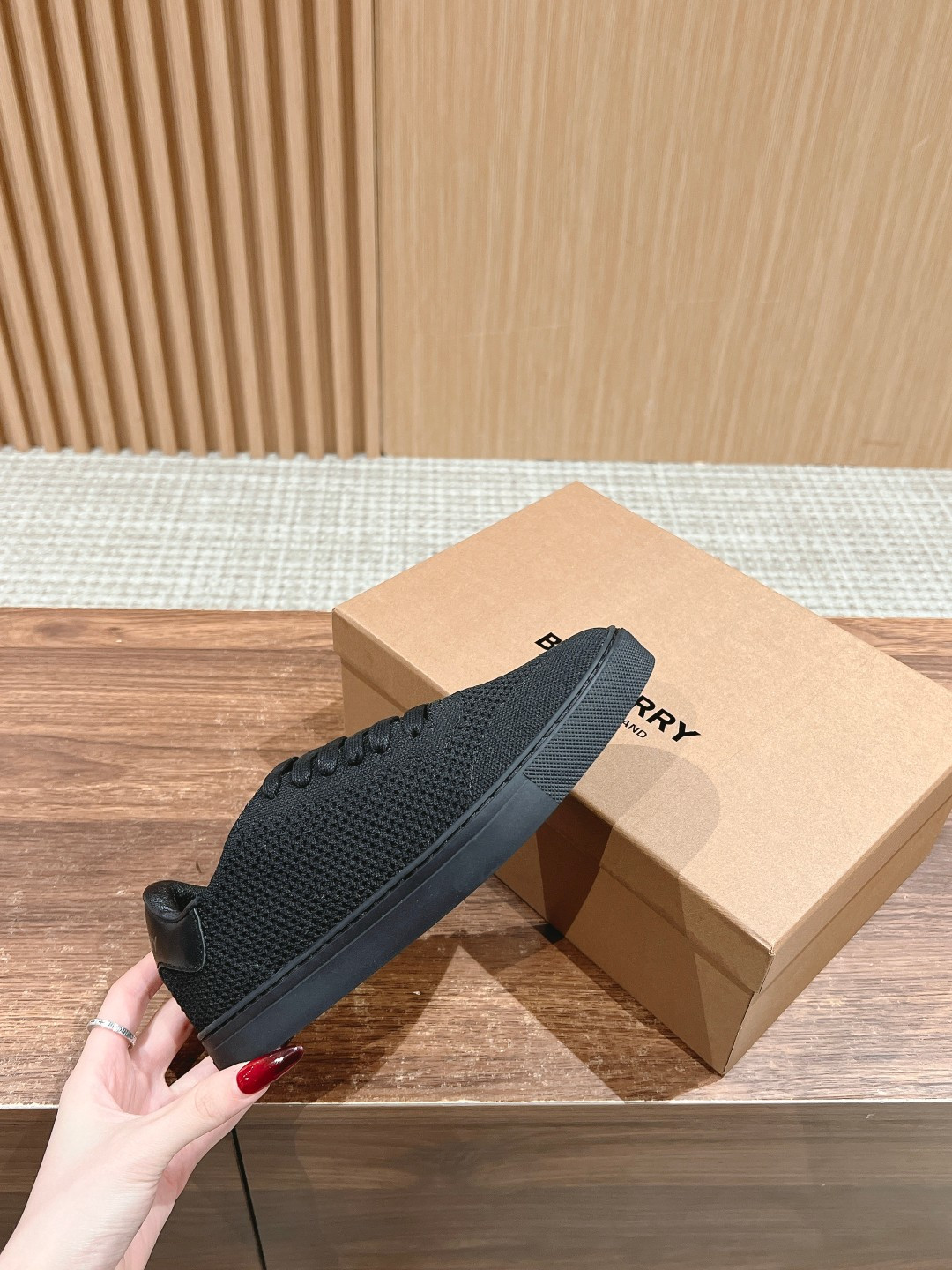 ua B**rry sneakers
