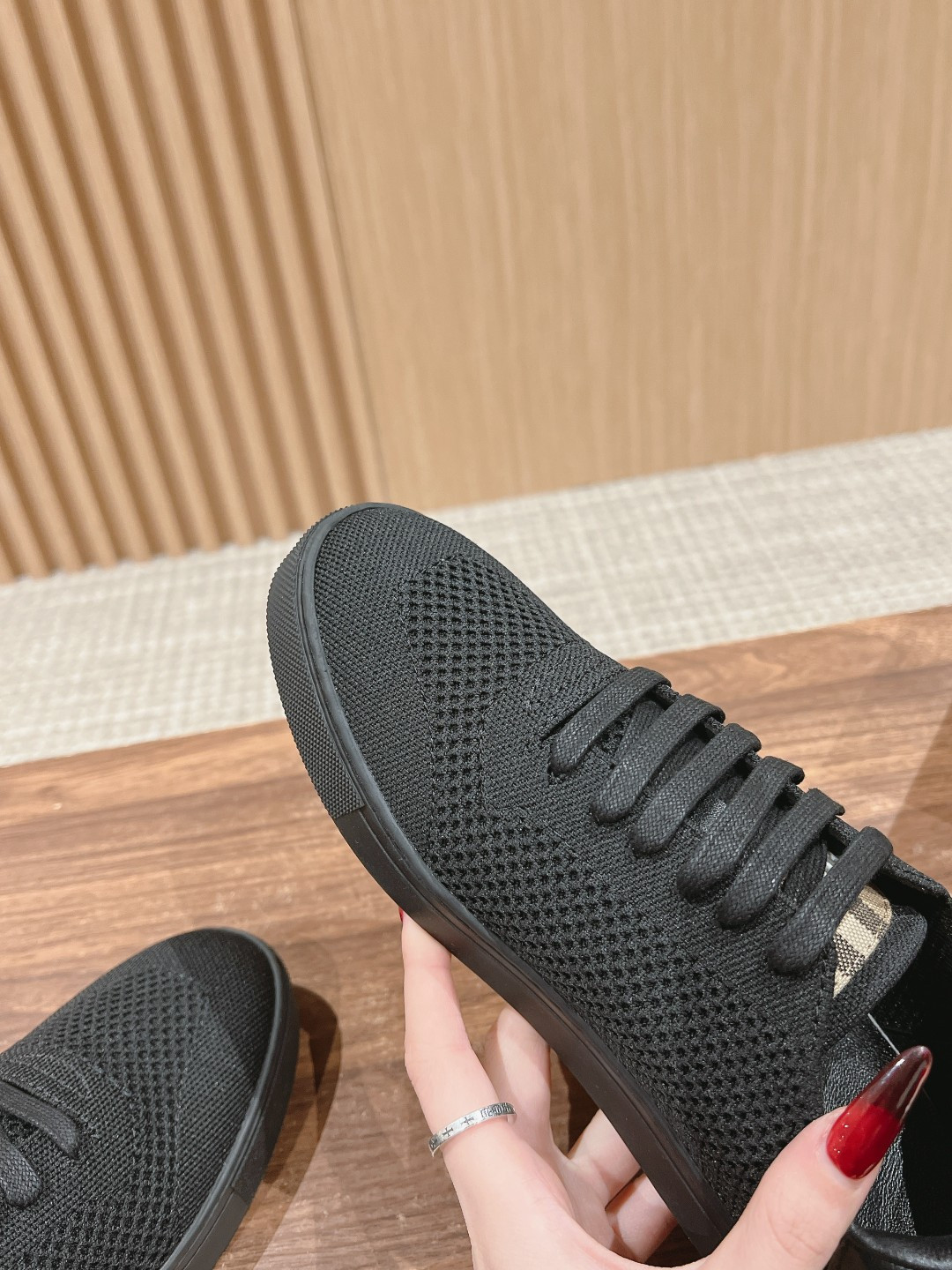 ua B**rry sneakers