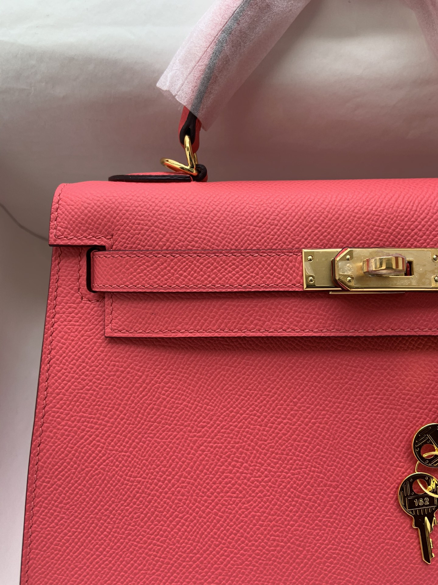 HERMÈS Kelly Gold-tone Hardware 25 28