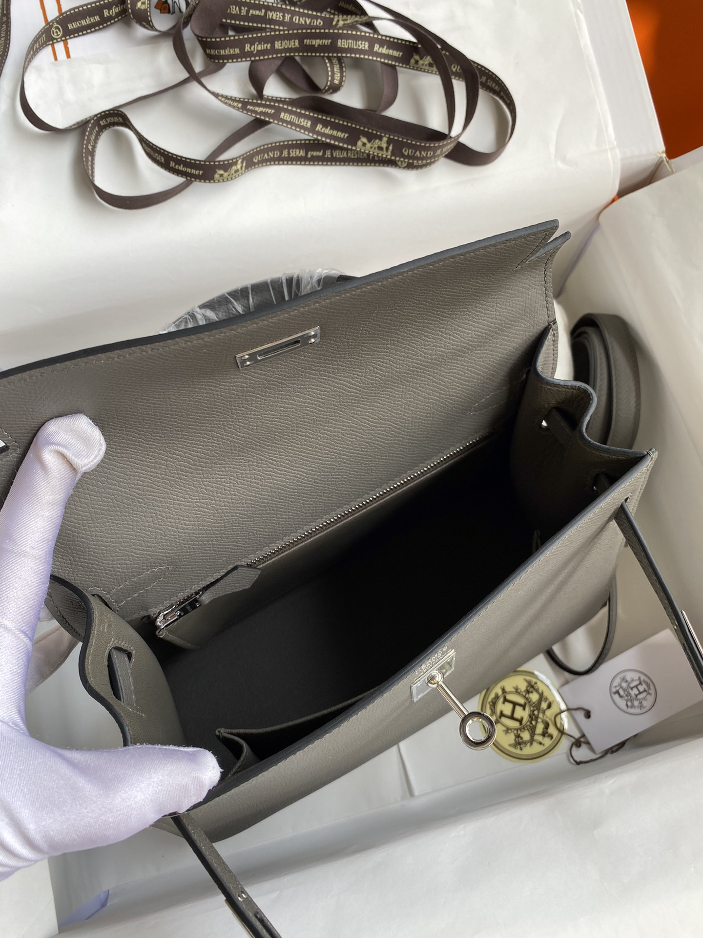 HERMÈS Kelly Silver-tone Hardware 25 28