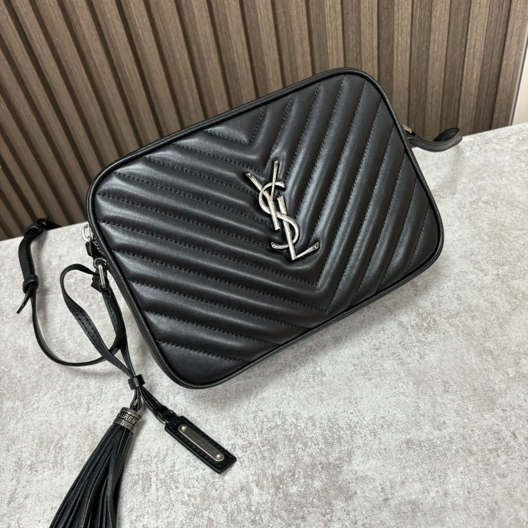 Y*L lou camera bag in quilted leather 23x16x6cm