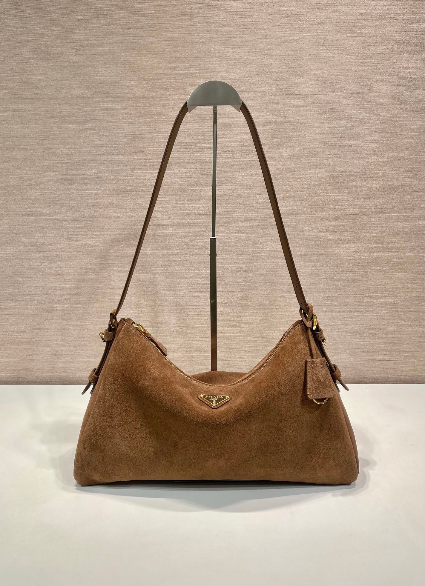 Pra*a aimée large leather shoulder bag 39x24x12cm