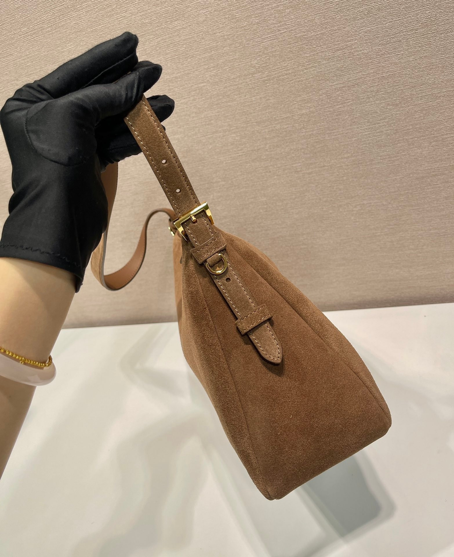 Pra*a aimée large leather shoulder bag 39x24x12cm