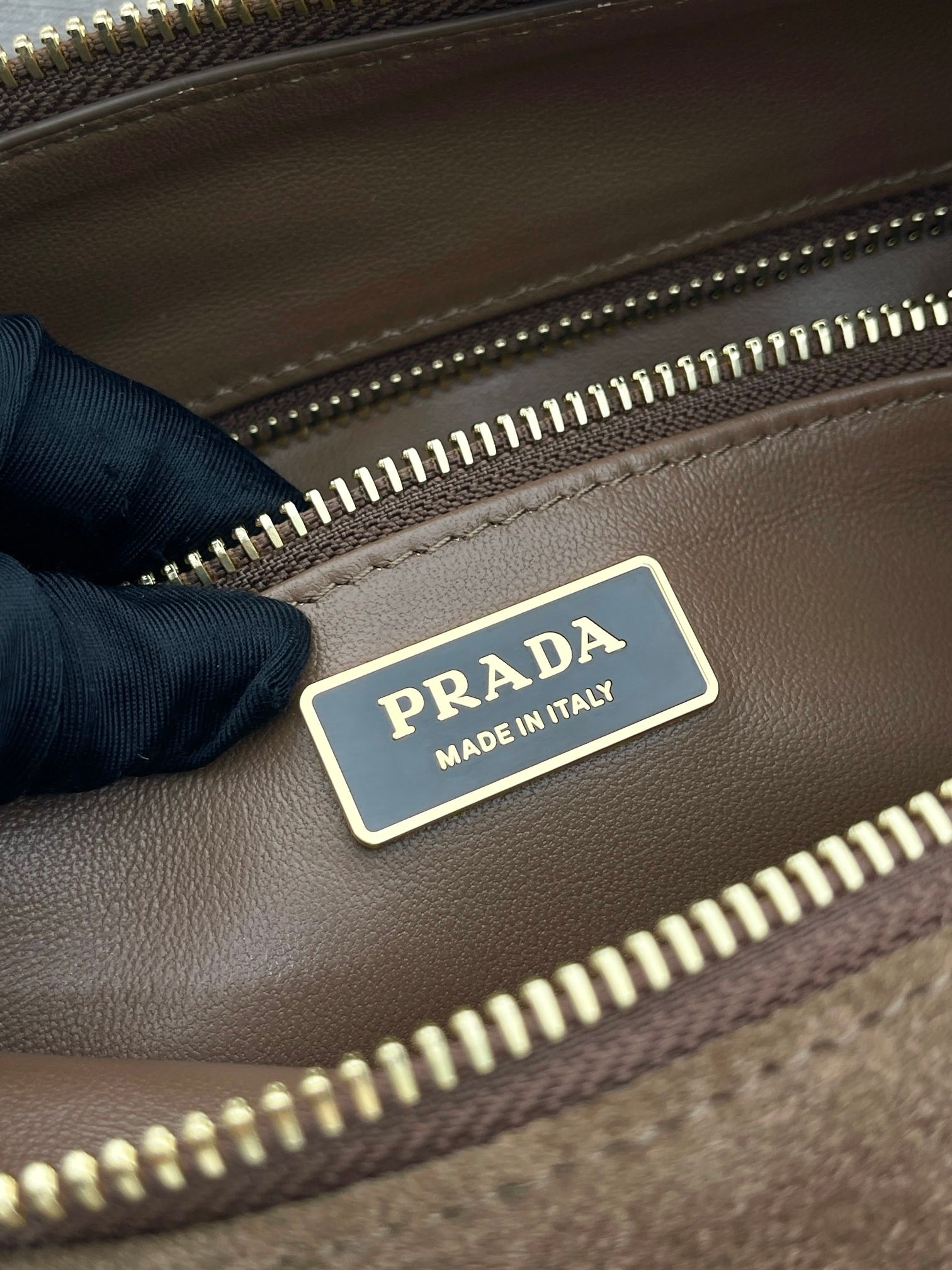 Pra*a aimée large leather shoulder bag 39x24x12cm