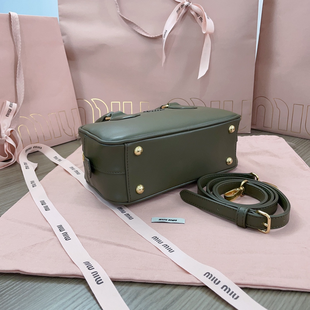 Miu Miu Arcadie leather bag 10.5x22x7.5cm