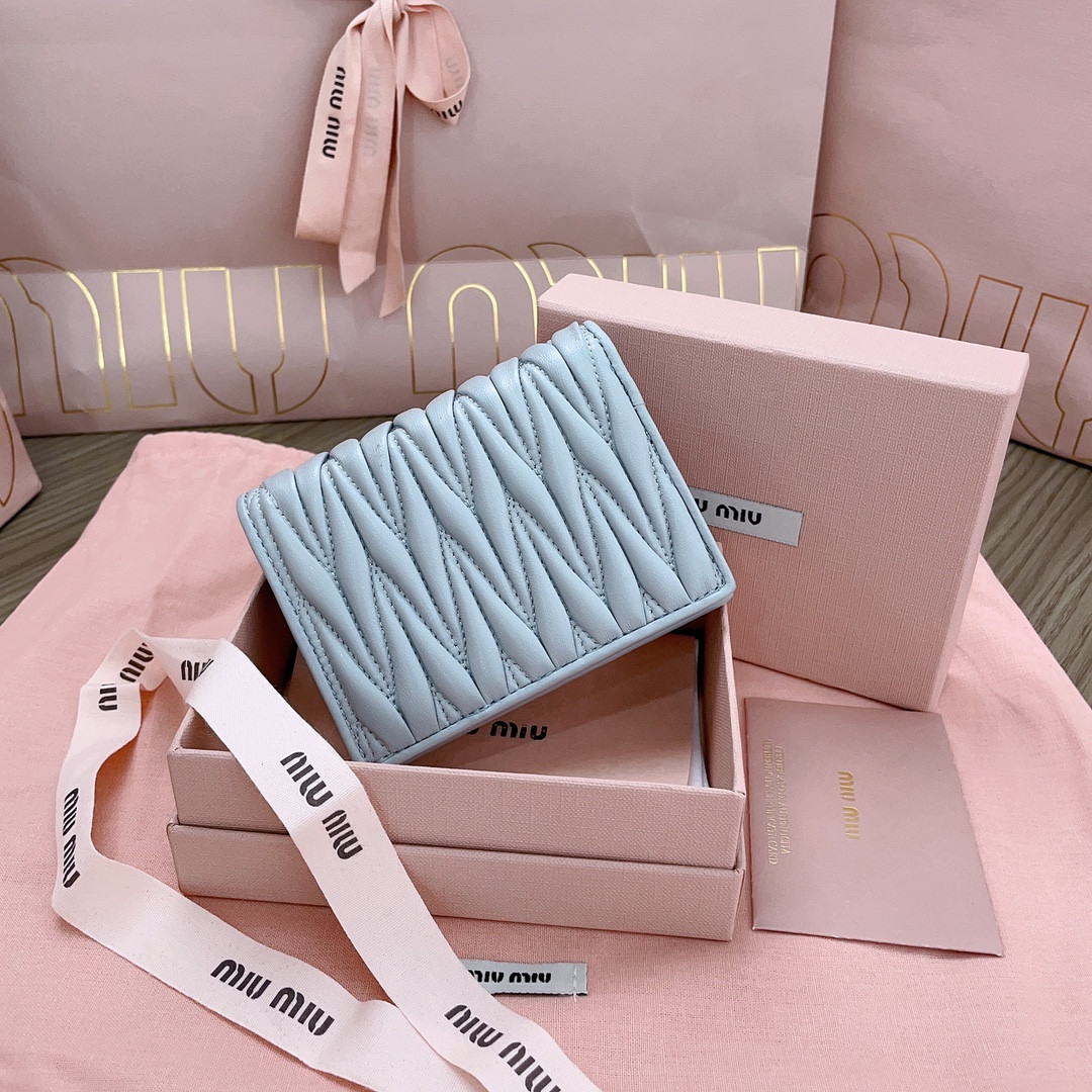 Miu Miu Small matelassé nappa leather wallet 11.2x8.5cm