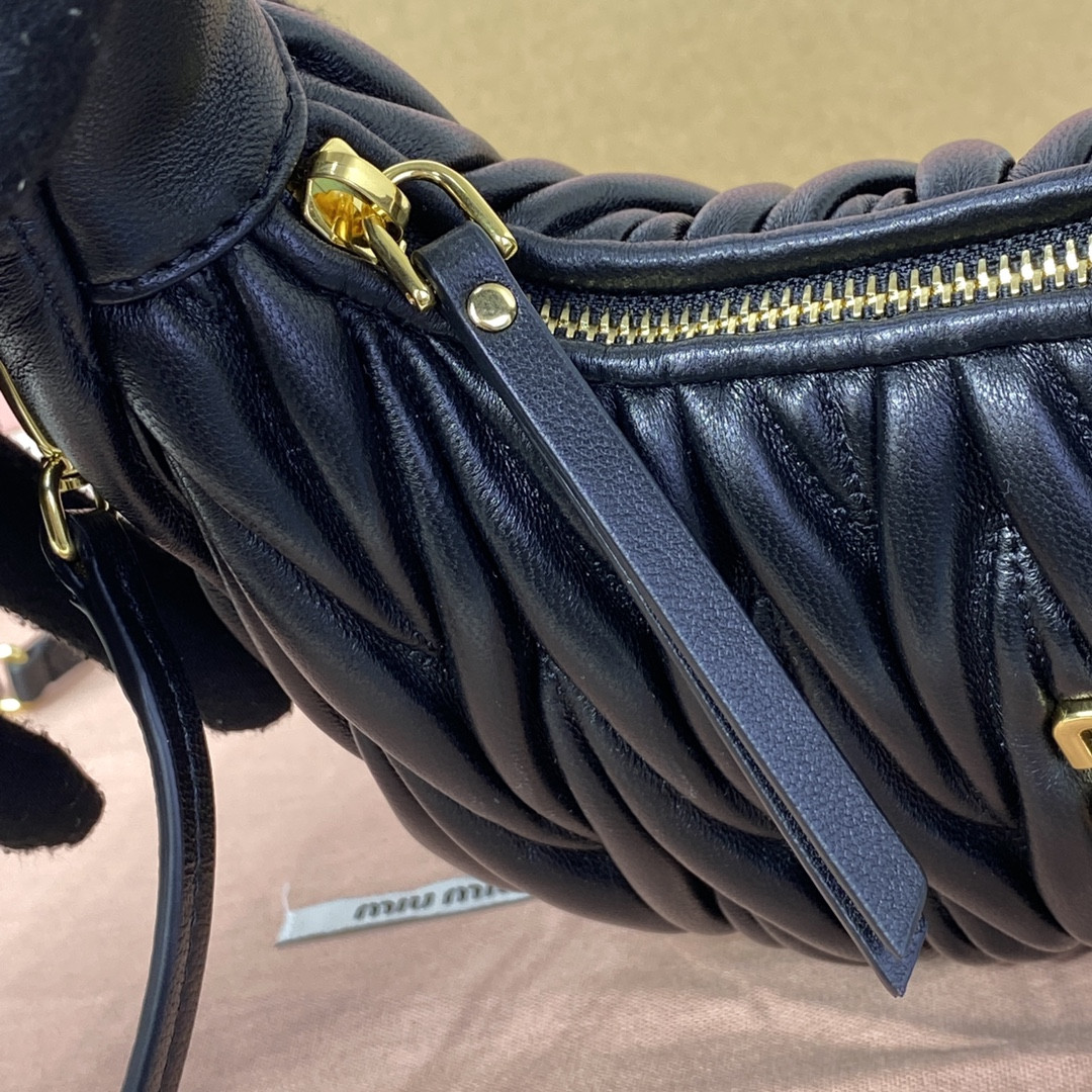 Miu Miu Wander matelassé nappa leather hobo bag 17x20x6cm