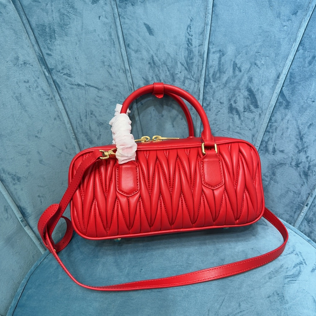 Miu Miu Arcadie matelassé nappa leather bag 12x27x9cm