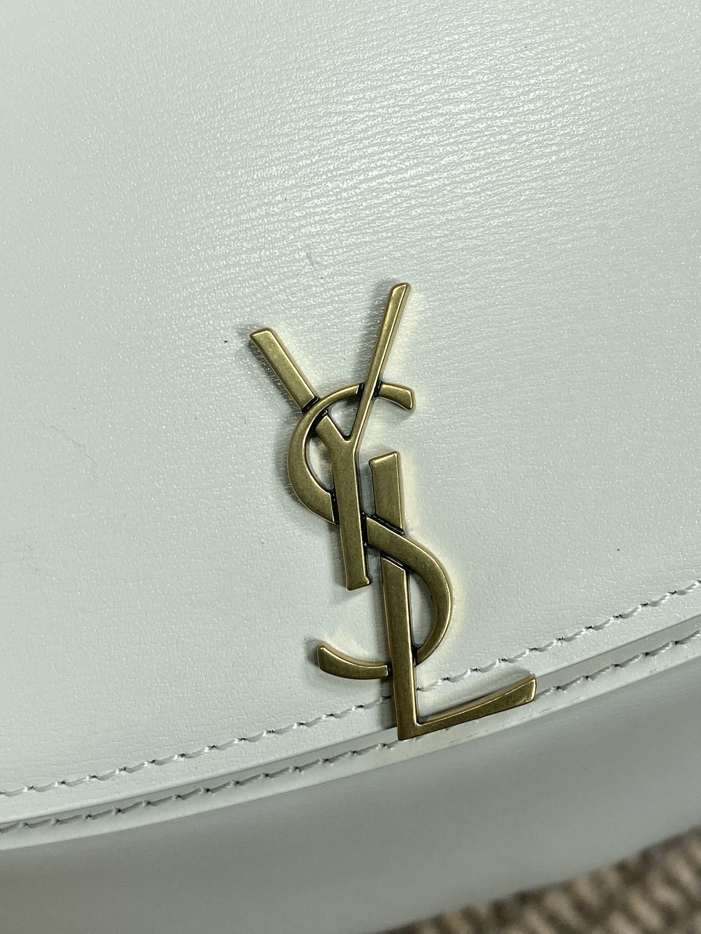 y*l voltaire top handle in box Sa**t Lau*nt 17.5x21x8cm